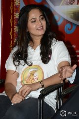 Size Zero Movie Press Meet